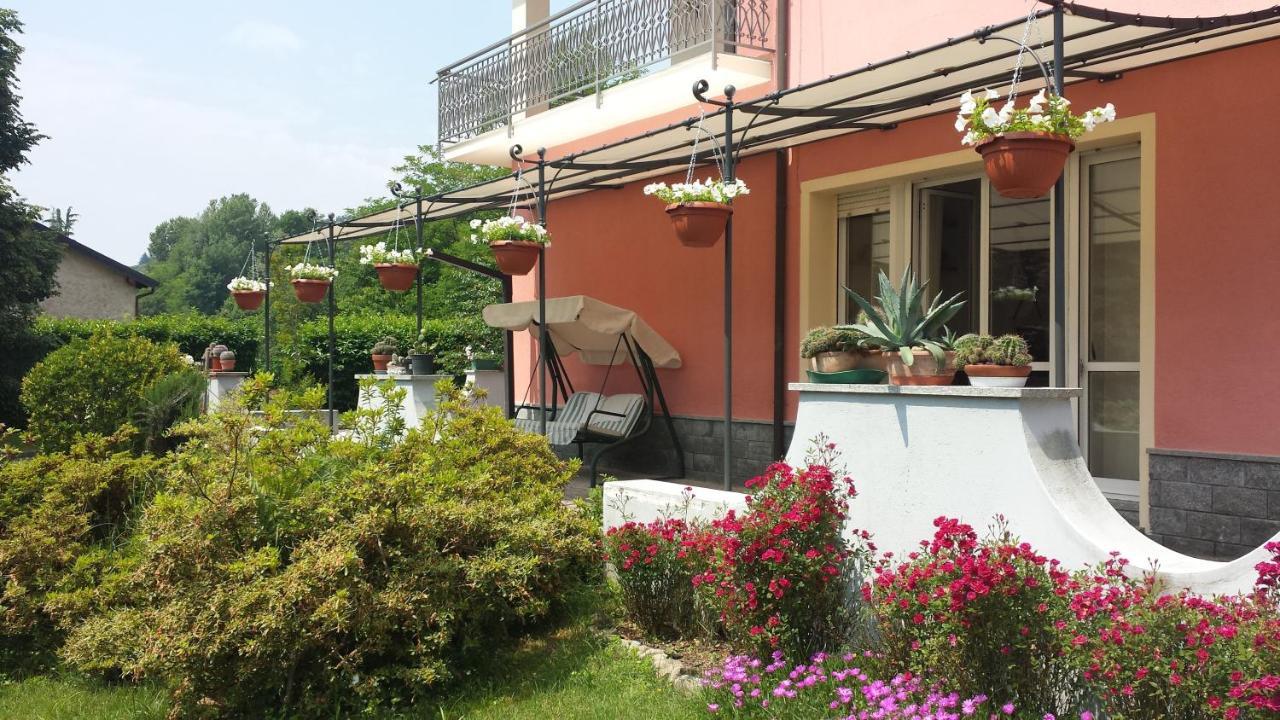 La Rosa Tra I Laghi B&B Meina Exterior foto