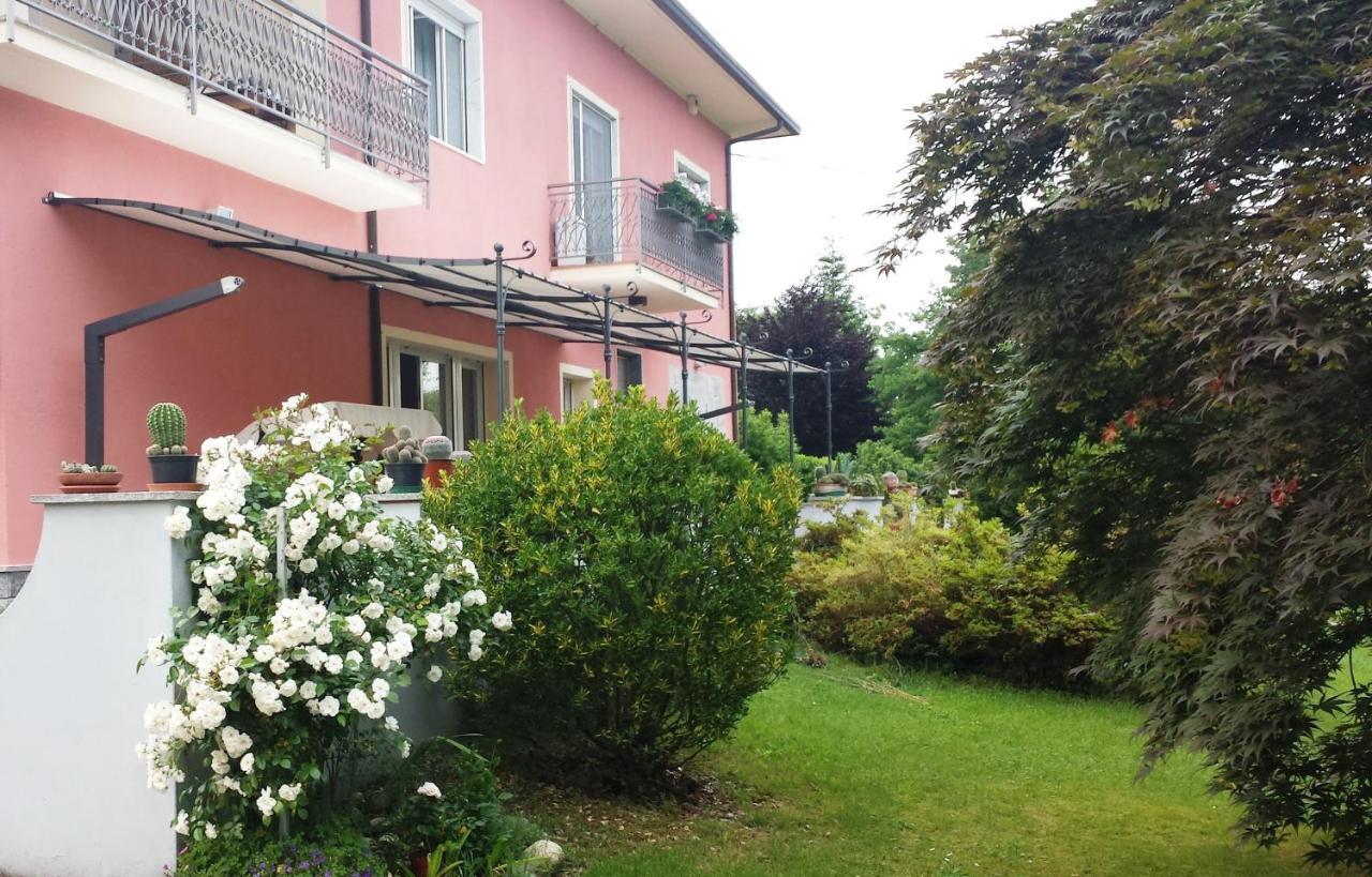La Rosa Tra I Laghi B&B Meina Exterior foto